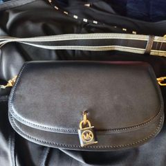 black leather Mila shoulder bag