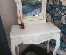 Dressing table