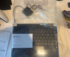 Microsoft surface go 2 type cover black keyboard