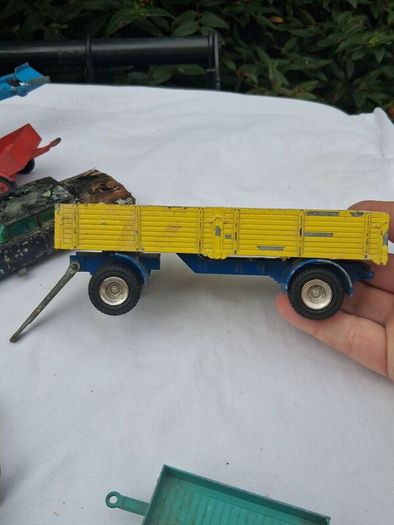 Vintage Diecast Toy Collection (Dinky,Lesney,Mecanno,Corgi) 22 Pieces