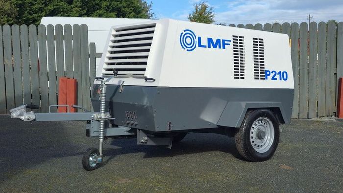 Portable diesel Compressor 210 CFM 7.5-8 Bar