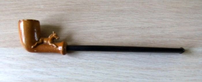 Old Horse Design Pipe