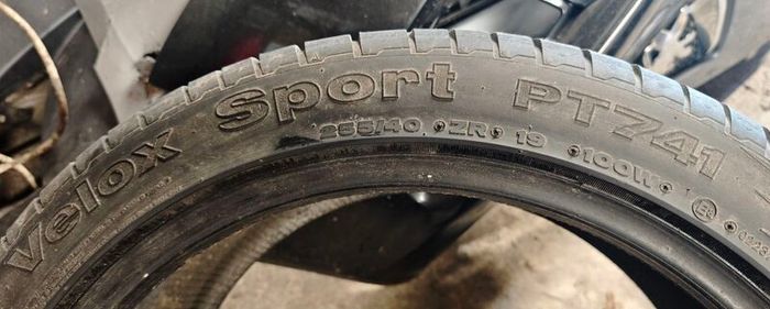 255-40-zr19 tyre