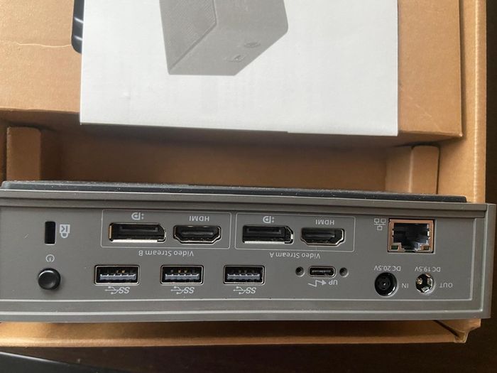 Targus usb-c dock 100W station new