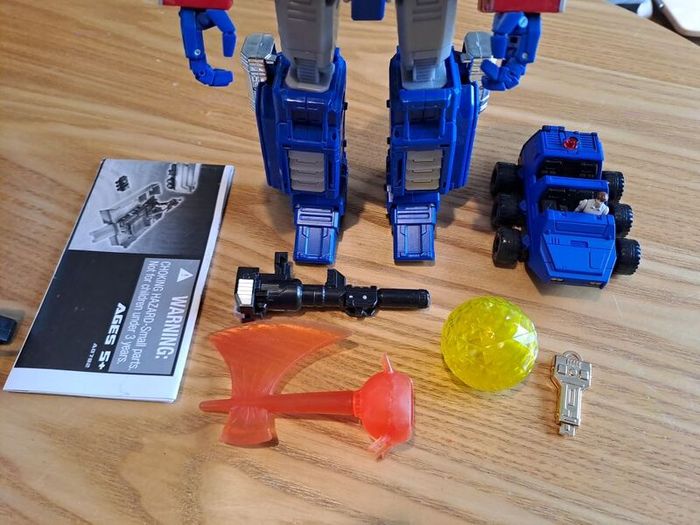 Hasbro Transformers Masterpiece Optimus Prime MP10 Action Figure