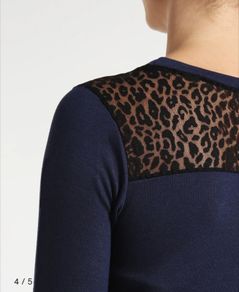 Laced detailed maternity top