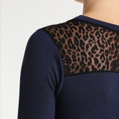 Laced detailed maternity top