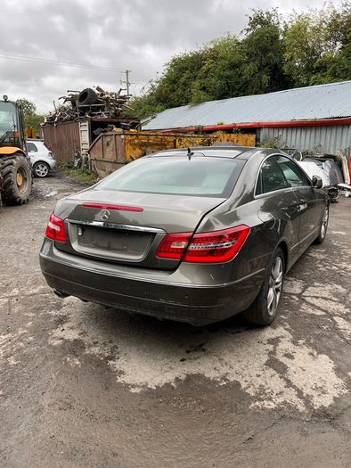 Breaking Mercedes e220cdi coupe w207 786 2011