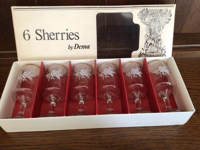 6 Vintage Dema Sherry glasses boxed
