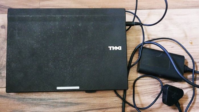 Dell Latitude 2100 150GB HDD Intel Atom Core 2GB RAM 10.1" Laptop works fine