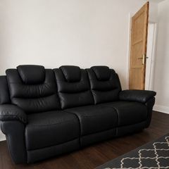 2 Leather USB recliner sofa