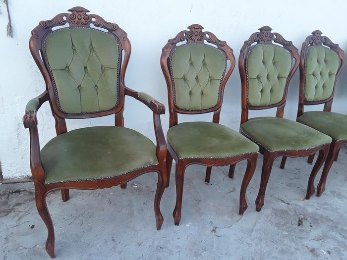 Beautiful Italian design inlaid table with 6 chairs Including 2 carvers
