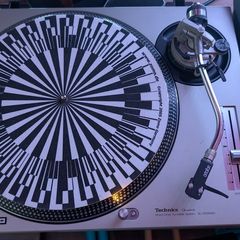 Technics 1200's - Pair