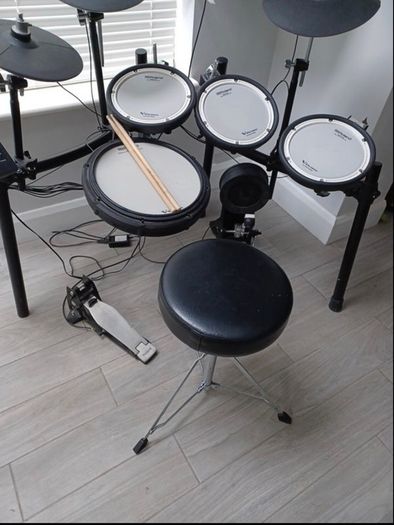 Roland KV17 Drum Kit Bundle
