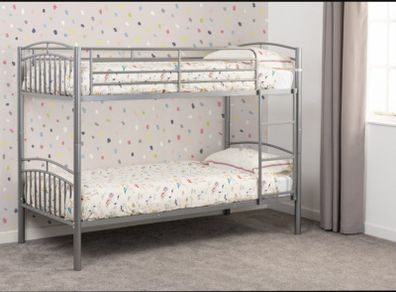 Bunk bed with mattress