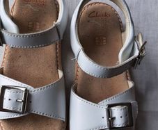 girls sandles (size 10, clarks)