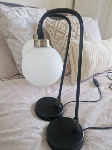 2 beside lamps