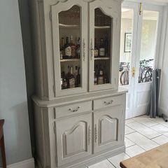 Kitchen dresser
