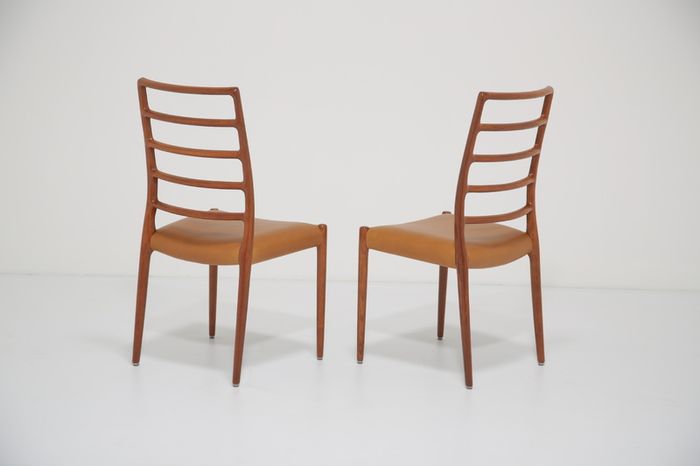 Mid Century Set of 8 x Teak and Tan Leather Dining Chairs Model 82 by Niels Otto Moller, 1960s