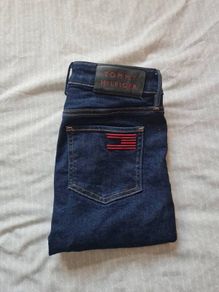 Tommy hilfiger Harlem hw ultra skinny jeans Size 26/30 zip fly in like new condition