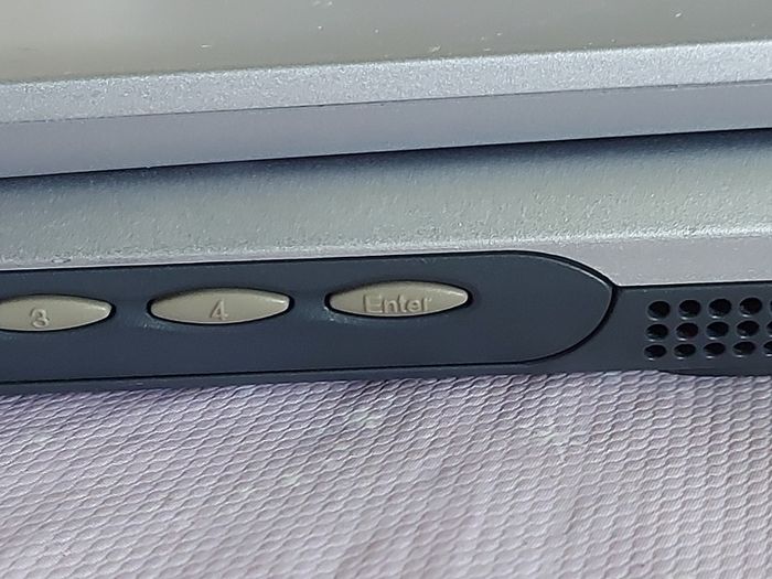 Rare Vintage Fujitsu Siemens Lifebook, E Series, FPC07048B Part number CP127259, Running Windows 2000 Professional, uses 3.5 floppy disk, 20GB HDD, amd all the connecting Ports from 30 years ago Era