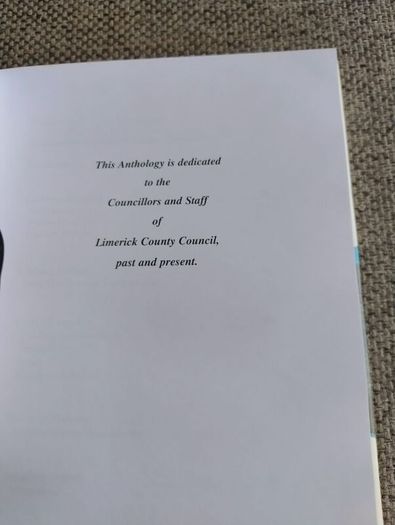 An Cloigeann is a Luach What Worth the Head County Limerick Anthology 1998 by Limerick County Council hardback with dustcover in very good condition FREE STANDARD POSTAGE INCLUDED