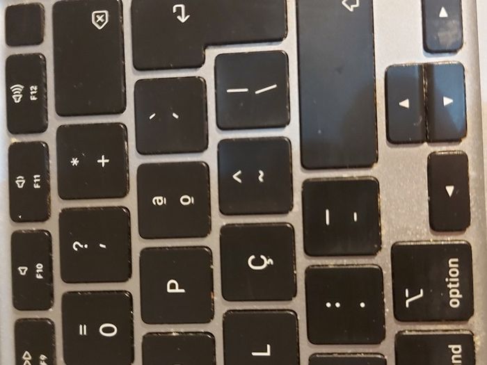 Apple MacBook Air Model A2179, 13.3 inch, Not Powering on, Being sold for parts or repair, very good cosmetic condition