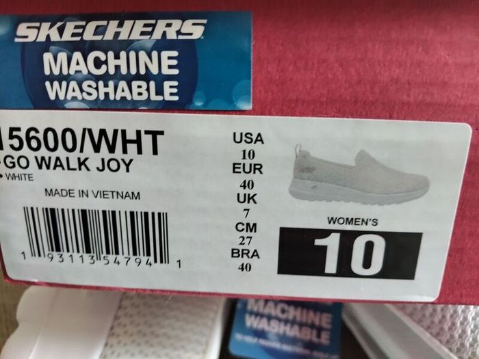 ladies Sketchers Slip On Trainers New With Box Machine Washable