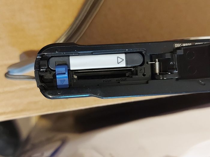 Sony Cyber-shot, Model DSC-W800, 20.1 Megapixels, 5 x optical Zoom, Battery Charged, Tested Fine, No Memory Card, Excellent Cosmetic Condition and working great