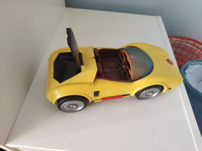 Toy car