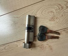Door lock