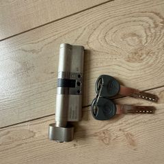 Door lock