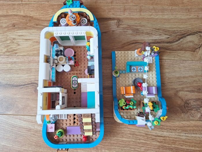 Lego friends houseboat