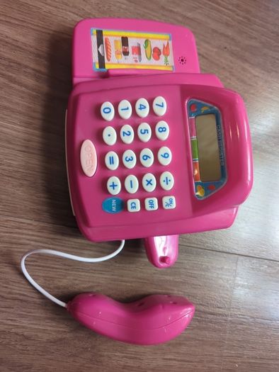 Toy cash machine and card reader