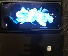 samsung Galaxy flip4 256Gb for parts or fix