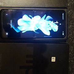 samsung Galaxy flip4 256Gb for parts or fix