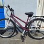 Child's mountain bike (like new) Image 3