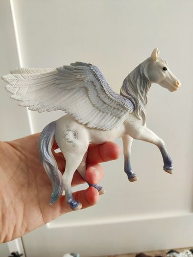 toy horses