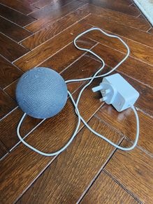 4 x echo dot speakers, perfect condition