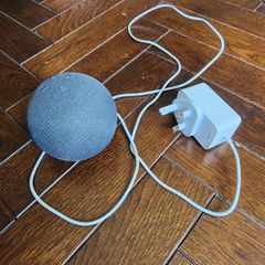 4 x echo dot speakers, perfect condition
