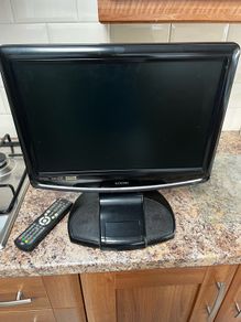 Logik 17" LCD TV/DVD with IPOD docking station