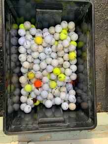 Approx 200 mixed budget balls