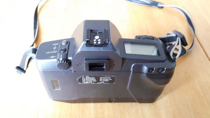 Canon EOS 35mm film camera for sale 700 1000F 5000