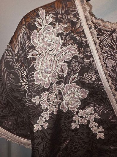 Monsoon Oriental style top size 22