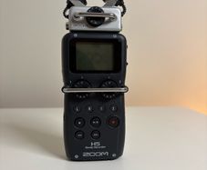 Zoom H5 Audio recorder, SD Card & hard case