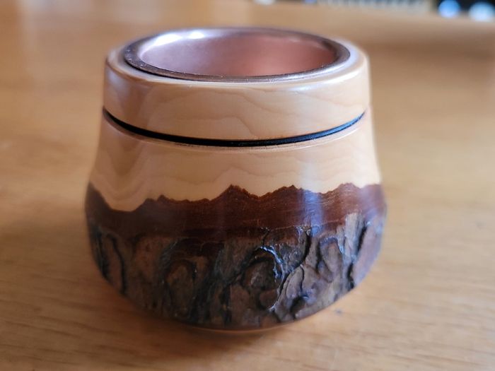 Wooden tealight holder