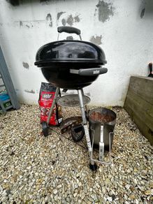 Weber charcoal bbq with extras