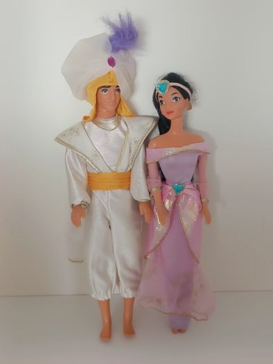 Vintage Disney Aladdin & Jasmine Dolls
