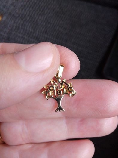 14 CT gold Life Tree pendant