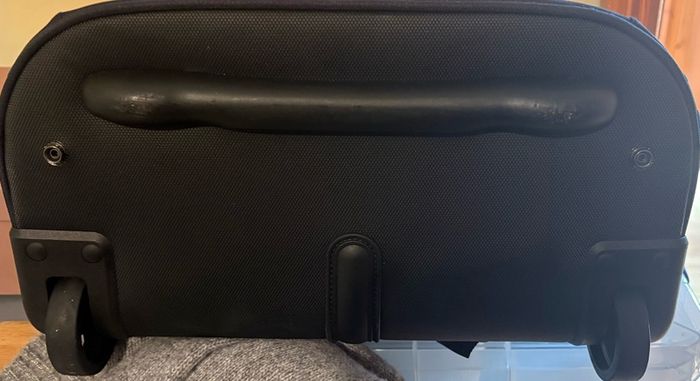 Samsonite travel bag - can be used as wheelie bag or worn as backpack
